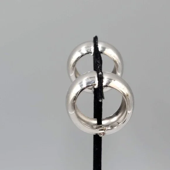 Vintage Napier Wide Hoops Clip on Earrings Signed 1.25 in - Picture 6 of 8